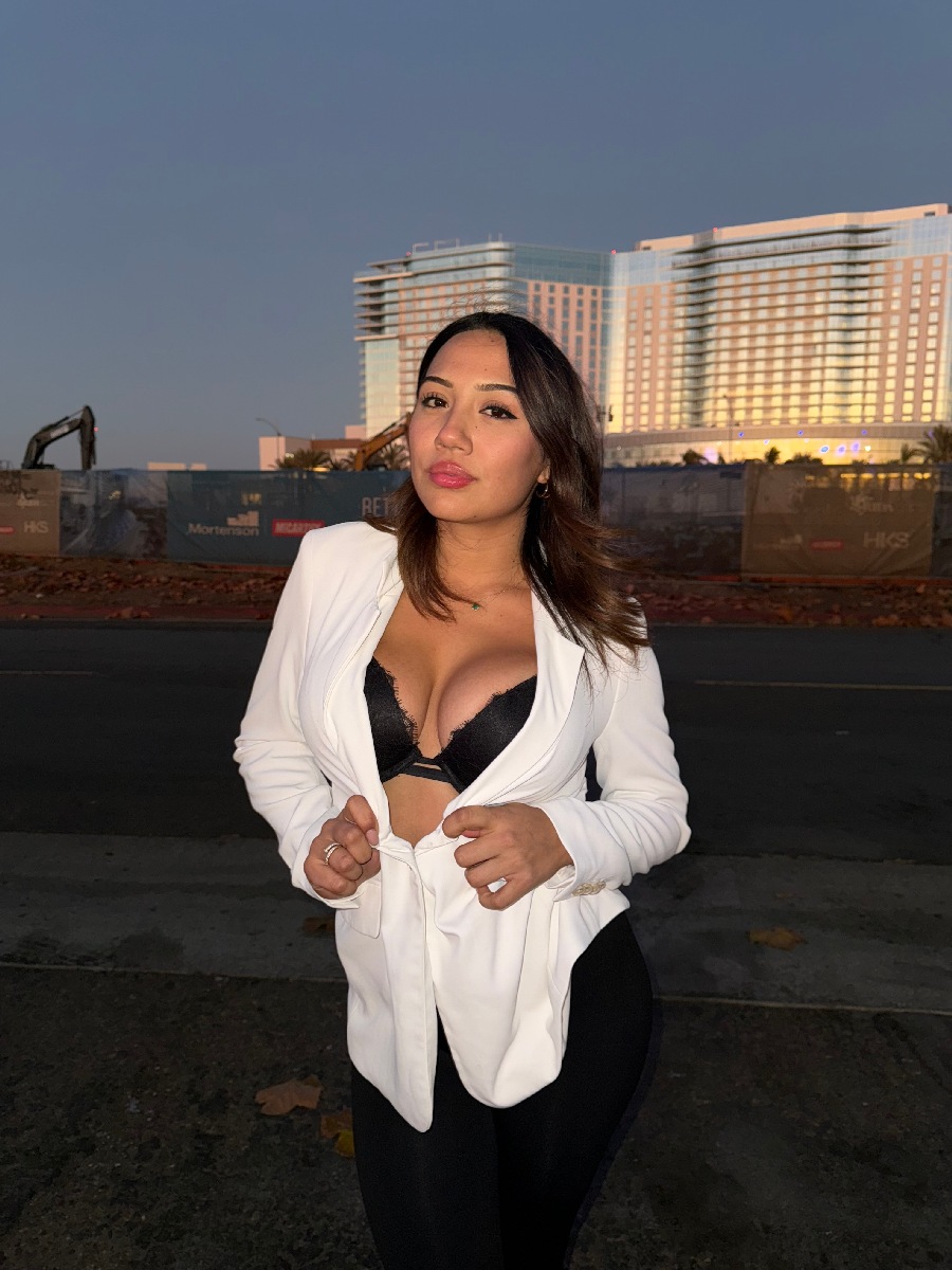 Take a pause and enjoy Ali Cruz — streaming from Nicosia