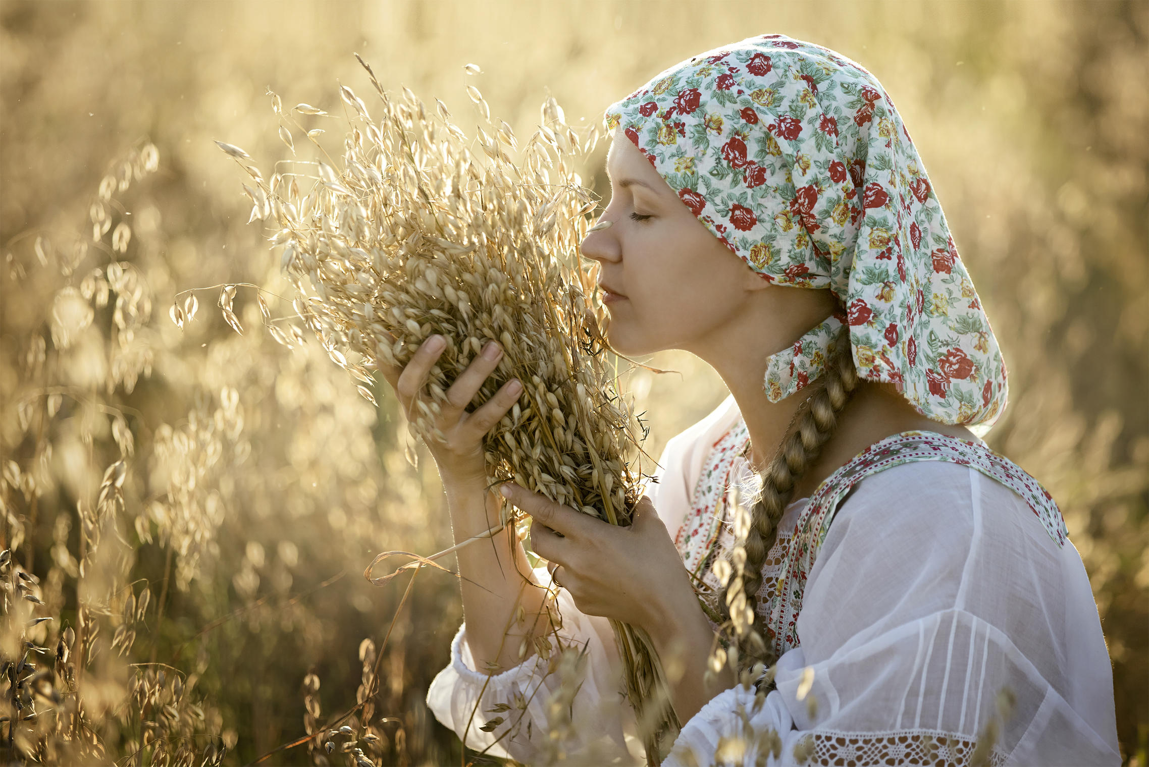 Photo Women in Slavic costumes in Nicosia