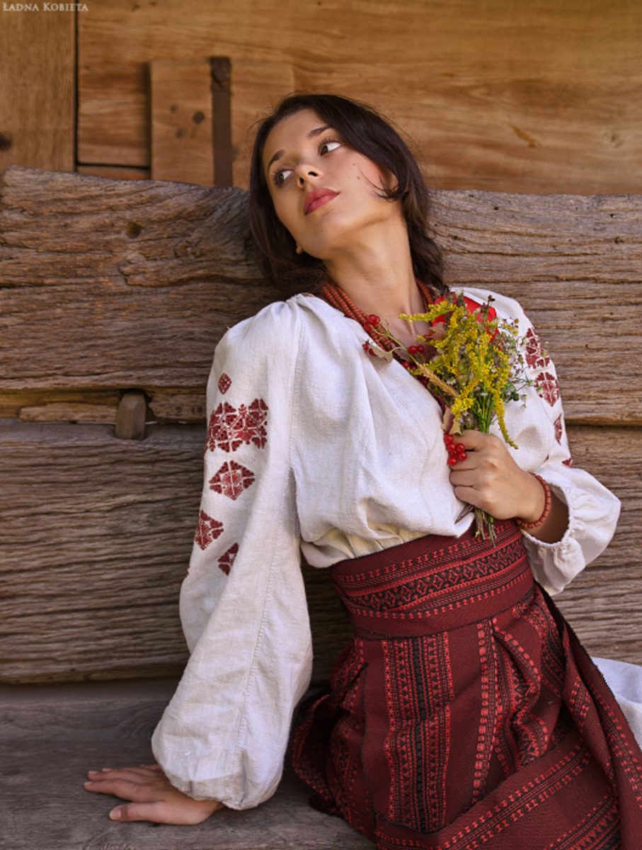 Girls in Slavic costumes in Nicosia